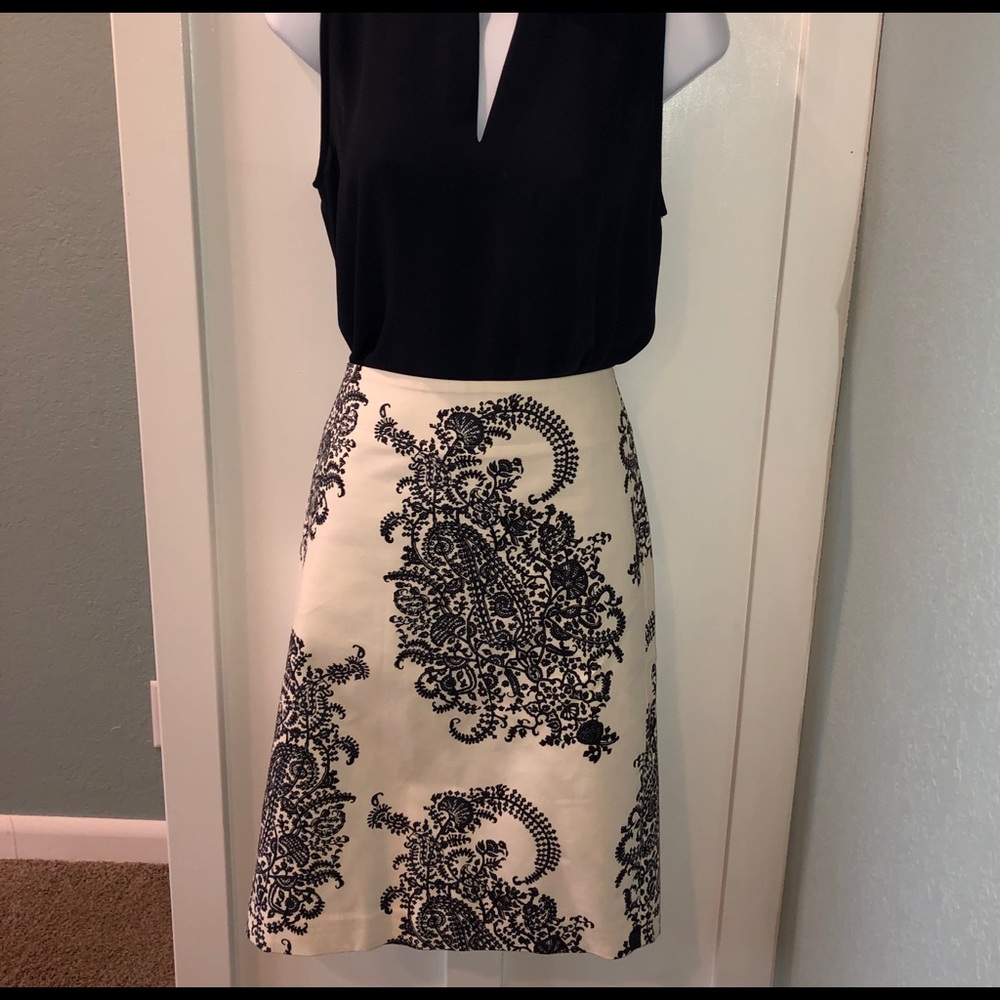 LOFT Cream Patterned Pencil Skirt